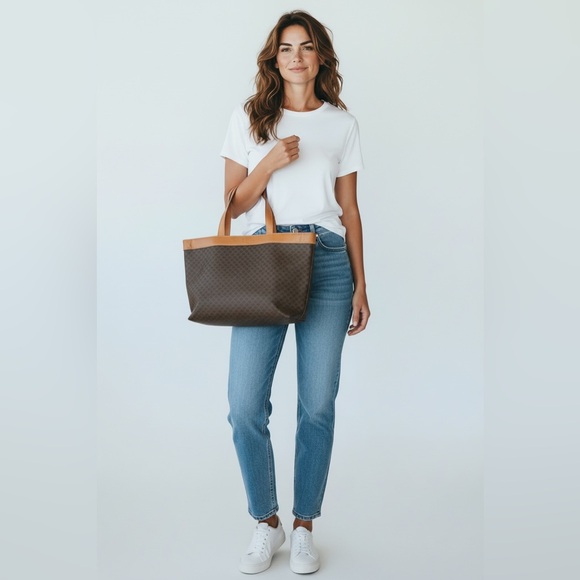 Celine Macadam tote bag-includes COA - Picture 15 of 15